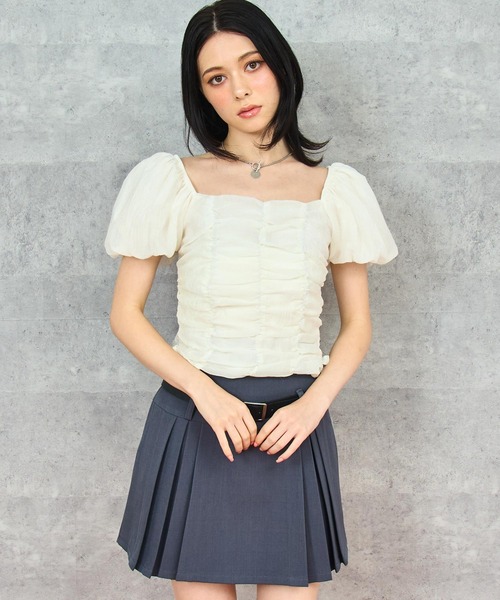 ANAP(アナップ)の「パフスリーブ ギャザー シャーリング トップス(Tシャツ/カットソー・レディース・ブラック/イエロー/オフホワイト・FREE)」の4枚目の写真