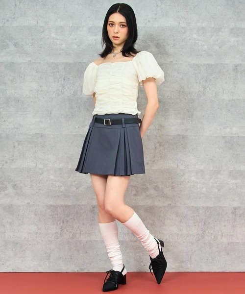 ANAP(アナップ)の「パフスリーブ ギャザー シャーリング トップス(Tシャツ/カットソー・レディース・ブラック/イエロー/オフホワイト・FREE)」の5枚目の写真