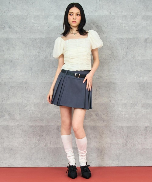 ANAP(アナップ)の「パフスリーブ ギャザー シャーリング トップス(Tシャツ/カットソー・レディース・ブラック/イエロー/オフホワイト・FREE)」の6枚目の写真