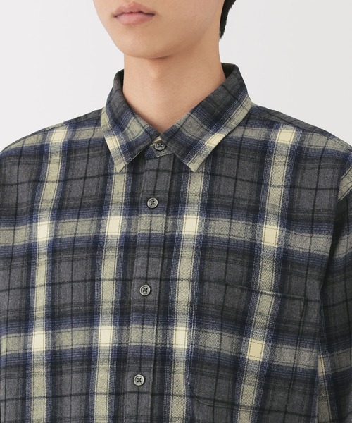 無印良品（ムジルシリョウヒン）の「紳士　両面起毛フランネル長袖シャツ（シャツ/ブラウス・メンズ・ブラウン系/ネイビー系/オフホワイト/ベージュ系/ブラウン/ブルー系/ネイビー・XL/L/M/S）」の10枚目の写真