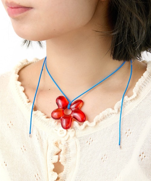 Casselini（キャセリーニ）の「Casselini(キャセリーニ)クリアフラワーチョーカー（チョーカー・レディース・ブラック/クリア/ピンク/レッド・FREE）」の4枚目の写真