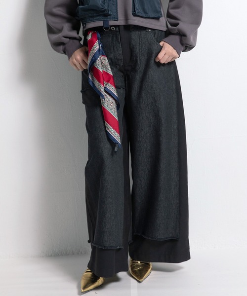 AULA AILA(アウラアイラ)の「ドッキングデニムワイドパンツ(デニムパンツ・レディース・ブラック/グレー/ブルー・0/1)」の2枚目の写真