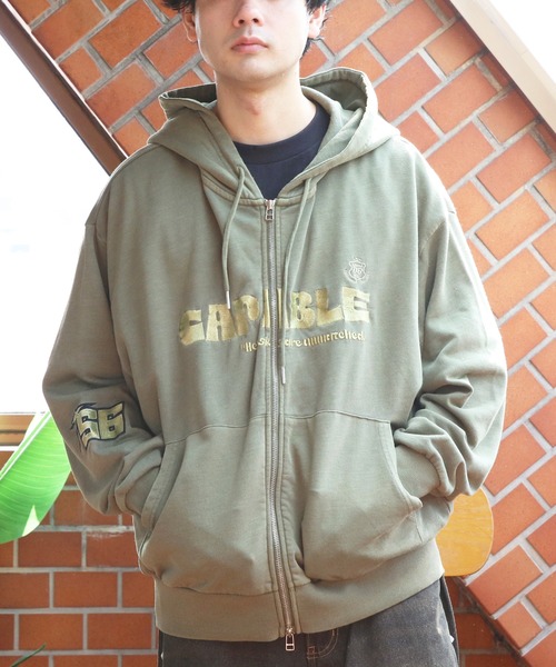 8(eight)(エイト)の「ヴィンテージ加工ロゴ刺繍ZIPパーカー(パーカー・メンズ・チャコールグレー/カーキ/ピンク・MEDIUM/LARGE)」の7枚目の写真