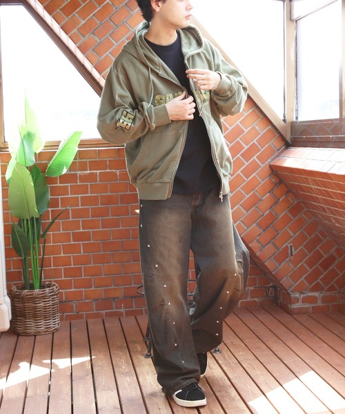 8(eight)(エイト)の「ヴィンテージ加工ロゴ刺繍ZIPパーカー(パーカー・メンズ・チャコールグレー/カーキ/ピンク・MEDIUM/LARGE)」の19枚目の写真