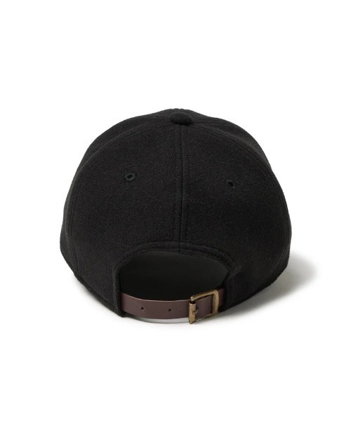 黒のキャップ レザー調バックストラップ NEW ERA/ニューエラ キャップ 9TWENTY レザーストラップ ニードル