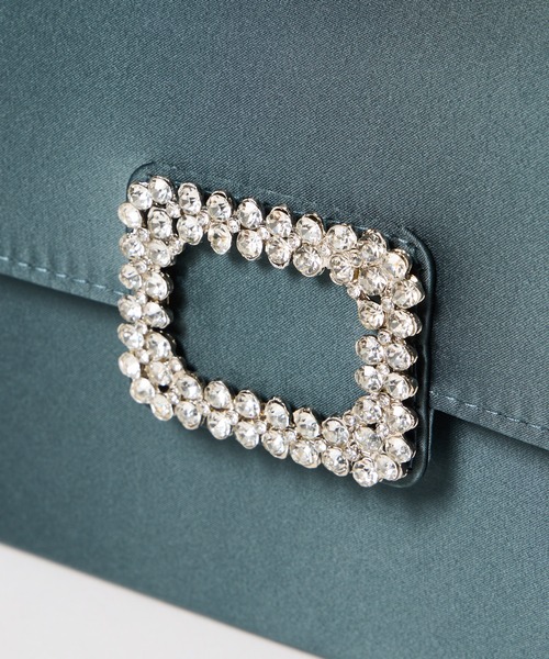 AIMER（エメ）の「スクエアビジューパーツサテンクラッチバッグ（クラッチバッグ・レディース・キャメル/ダークグリーン/ブラック・FREE）」の8枚目の写真