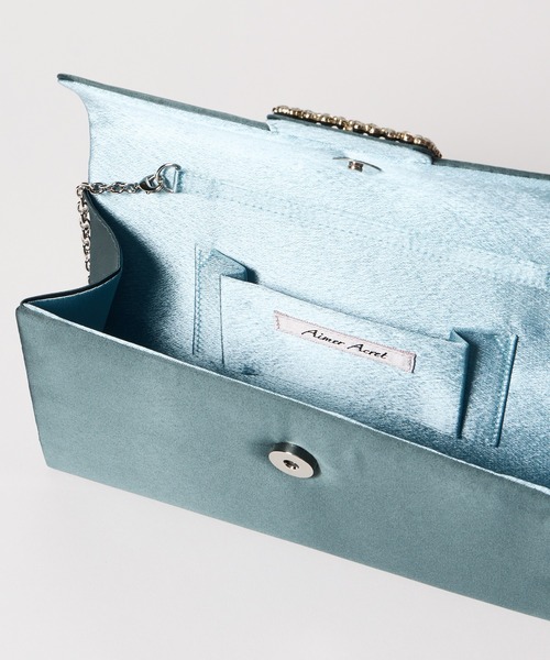 AIMER（エメ）の「スクエアビジューパーツサテンクラッチバッグ（クラッチバッグ・レディース・キャメル/ダークグリーン/ブラック・FREE）」の9枚目の写真