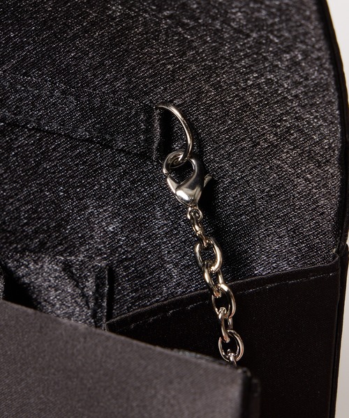 AIMER（エメ）の「スクエアビジューパーツサテンクラッチバッグ（クラッチバッグ・レディース・キャメル/ダークグリーン/ブラック・FREE）」の22枚目の写真