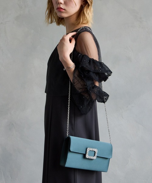 AIMER（エメ）の「スクエアビジューパーツサテンクラッチバッグ（クラッチバッグ・レディース・キャメル/ダークグリーン/ブラック・FREE）」の14枚目の写真