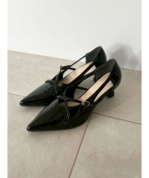 dazzlin（ダズリン）の「クロスベルトパンプス（パンプス・レディース・レッド/ブラウン/アイボリー/ブラック・MEDIUM/LARGE）」の2枚目の写真