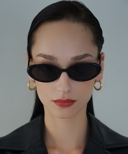 NUEF (ヌエフ)の「オーバルサングラス|カラーレンズ|トレンド|紫外線対策|UVカット|サングラス|NUEF|COLOR SUNGLASSES(サングラス・レディース・ブラック/ブラック×グレー/ブラウン・FREE)」の1枚目の写真