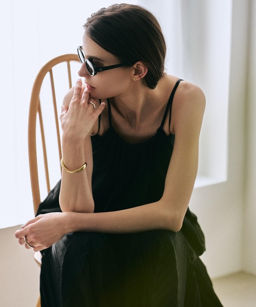 NUEF (ヌエフ)の「オーバルサングラス|カラーレンズ|トレンド|紫外線対策|UVカット|サングラス|NUEF|COLOR SUNGLASSES(サングラス・レディース・ブラック/ブラック×グレー/ブラウン・FREE)」の8枚目の写真