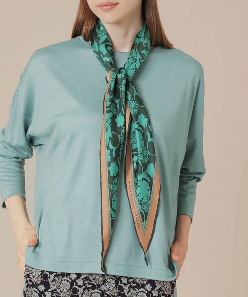 MACKINTOSH LONDON（マッキントッシュ ロンドン）の「【婦人画報11月号掲載】【Diamond Shape Scarf/ダイヤモンドシェイプスカーフ】バイブリーダイヤモンドシェイプスカーフ（マフラー・レディース・グリーン/パープル系その他4/オレンジ・FREE）」の2枚目の写真