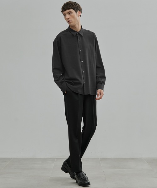 UNITED TOKYO(ユナイテッドトウキョウ)の「【新色追加】アウトラストロングスリーブシャツ 温度調整素材|ストレッチ|イージーケア|オールシーズン対応|インナー(シャツ/ブラウス・メンズ・ライトグレー/サックスブルー/チェック/ダークグレー/マルチ/ライトブラウン/グリーン/ホワイト・1/2/3)」の11枚目の写真