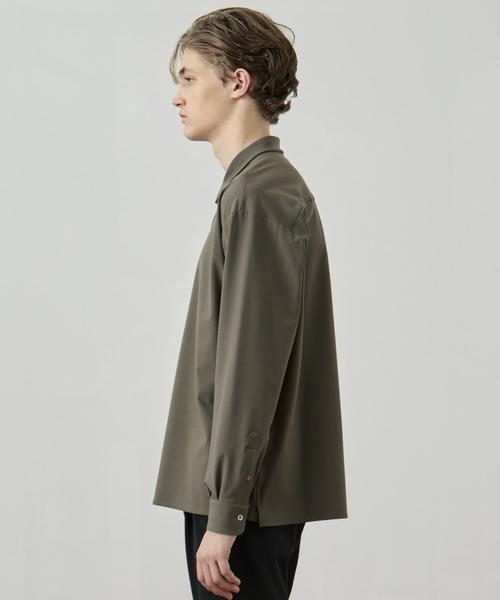 UNITED TOKYO(ユナイテッドトウキョウ)の「【新色追加】アウトラストロングスリーブシャツ 温度調整素材|ストレッチ|イージーケア|オールシーズン対応|インナー(シャツ/ブラウス・メンズ・ライトグレー/サックスブルー/チェック/ダークグレー/マルチ/ライトブラウン/グリーン/ホワイト・1/2/3)」の21枚目の写真