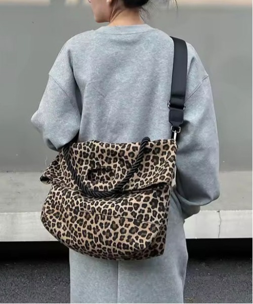 ammy.(エイミードット)の「【 ammy. / エイミードット 】 レオパード デザイン ビッグフラップ 2way ショルダーバッグ(トートバッグ・レディース・ブラウン/ベージュ・FREE)」の6枚目の写真