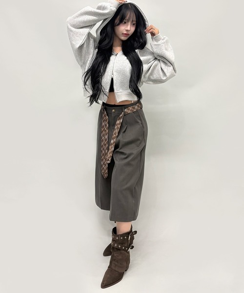 FOLLOWIN（フォロウィン）の「３color /ダブルバックルルーズスエードブーツ（ブーツ・レディース・ブラウン/ベージュ/ブラック・SMALL/MEDIUM/LARGE）」の5枚目の写真