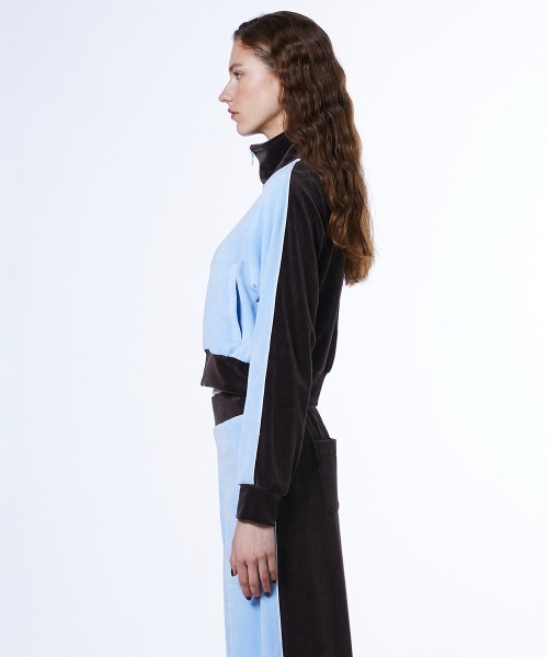 DOUBLE STANDARD CLOTHING(ダブルスタンダードクロージング)の「パシフィックヘビーベロアトラックジャケット(ブルゾン・レディース・サックスブルー/ベージュ×ブラック・38/36)」の4枚目の写真