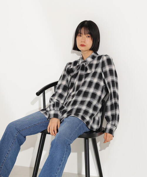 N.（N. Natural Beauty Basic）（エヌエヌナチュラルビューティーベーシック）の「チェックボウタイブラウス（シャツ/ブラウス・レディース・ブラック/ブラウン・MEDIUM）」の8枚目の写真