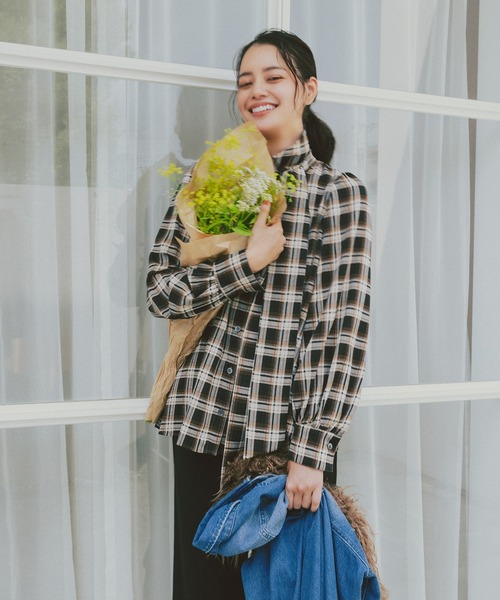 N.（N. Natural Beauty Basic）（エヌエヌナチュラルビューティーベーシック）の「チェックボウタイブラウス（シャツ/ブラウス・レディース・ブラック/ブラウン・MEDIUM）」の2枚目の写真
