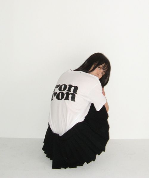 RONRON(ロンロン)の「OFF BALANCE PLEAT LAYERED SHORTS PANTS BLACK(その他パンツ・レディース・その他・SMALL/MEDIUM)」の3枚目の写真