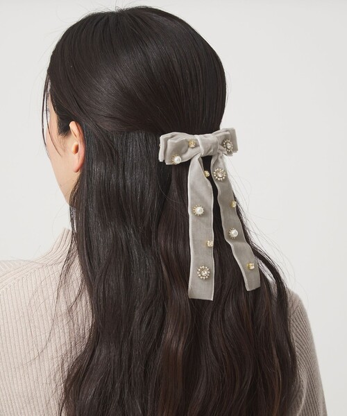 green label relaxing(グリーンレーベルリラクシング)の「キラキラパーツ リボン バレッタ(バレッタ/ヘアクリップ・レディース・ブラック/ライトグレー/ネイビー・FREE)」の2枚目の写真