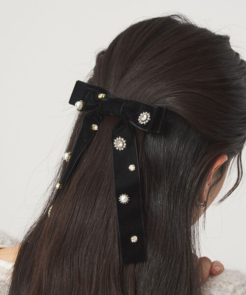 green label relaxing(グリーンレーベルリラクシング)の「キラキラパーツ リボン バレッタ(バレッタ/ヘアクリップ・レディース・ブラック/ライトグレー/ネイビー・FREE)」の1枚目の写真