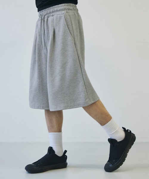 SIGNATURE（シグネチャ）の「ツータックレギュラーバミューダトレーニングパンツ[グレー]（その他パンツ・レディース・その他・LARGE/MEDIUM）」の2枚目の写真