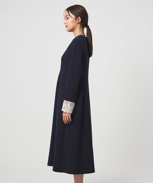 green label relaxing（グリーンレーベルリラクシング）の「［size SHORTあり］ソデレース 2WAY ワンピース（ワンピース・レディース・ネイビー・38/36/SHORT）」の19枚目の写真