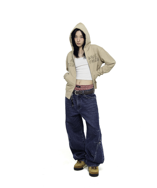AAKAM（アーカム）の「Incision Eyelet Washed Denim Pants (Blue)（デニムパンツ・レディース・その他・1/2）」の4枚目の写真