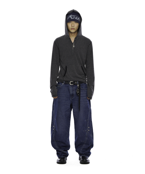 AAKAM（アーカム）の「Incision Eyelet Washed Denim Pants (Blue)（デニムパンツ・レディース・その他・1/2）」の11枚目の写真