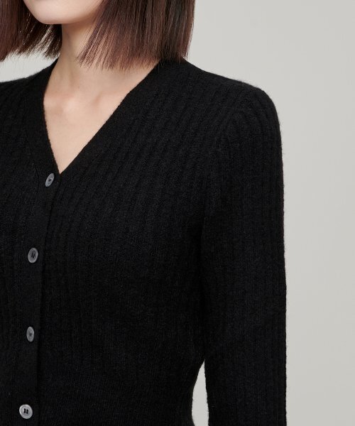 MUSINSA STANDARD WOMAN（ムシンサスタンダードウーマン）の「ウィメンズソフトブークルリブクロップカーディガン[ブラック]（カーディガン/ボレロ・レディース・その他・SMALL/MEDIUM/LARGE/X-SMALL）」の6枚目の写真