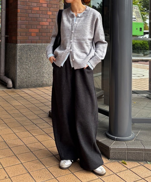 ISOOK（アイスー）の「【ISOOK / アイスー】配色レイヤードカーディガン / ニット カーディガン バイカラー 秋冬 厚手 ミドル丈 長袖 羽織り グレー ZOZOTOWN限定（カーディガン/ボレロ・レディース・グレー/チャコールグレー・FREE）」の5枚目の写真