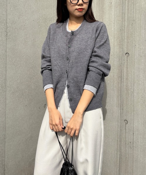 ISOOK（アイスー）の「【ISOOK / アイスー】配色レイヤードカーディガン / ニット カーディガン バイカラー 秋冬 厚手 ミドル丈 長袖 羽織り グレー ZOZOTOWN限定（カーディガン/ボレロ・レディース・グレー/チャコールグレー・FREE）」の9枚目の写真