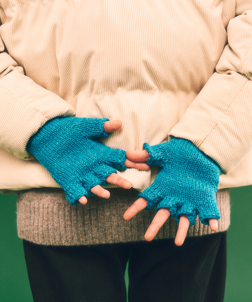 Black Sheep(ブラックシープ)の「【BLACK SHEEP / ブラックシープ】 HandKnit Cable Glove(手袋・メンズ・イエロー/ブラウン/ブラック/チャコールグレー/ブルー・FREE)」の7枚目の写真