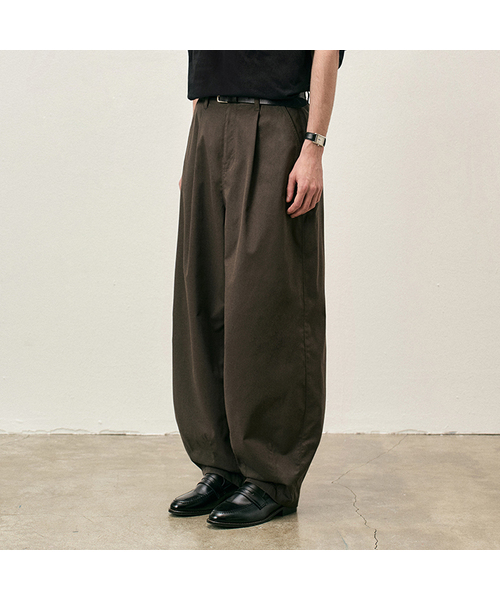 COSTUME O’CLOCK(コスチュームオクロック)の「コットンライクバルーンワンタックスラックス 6 COLOR COOSPT245(スラックス・メンズ・ブラック/ブラウン/グレイッシュベージュ/チャコール/ベージュ/ライトグレー・26/28/30/32/34)」の4枚目の写真