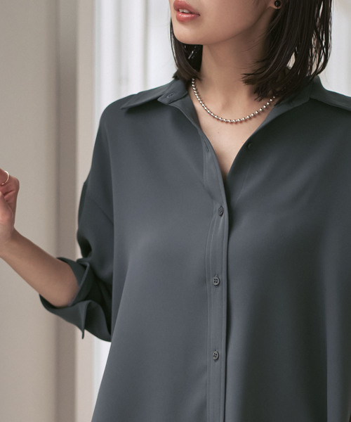 Noble（ノーブル）の「《追加》シーズンカラープレーンシャツ（シャツ/ブラウス・レディース・グリーン/チャコールグレー/ホワイト・FREE）」の6枚目の写真