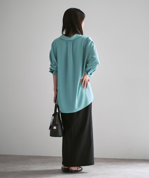 Noble（ノーブル）の「《追加》シーズンカラープレーンシャツ（シャツ/ブラウス・レディース・グリーン/チャコールグレー/ホワイト・FREE）」の6枚目の写真