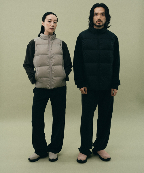 HUMTTO(ハムト)の「共用ダックダウン軽量パディングベスト ドス (3色)(ダウンベスト・レディース・ブラック/クリーム/ライトカーキ・2XL/3XL/SMALL/MEDIUM/LARGE/X-LARGE)」の4枚目の写真