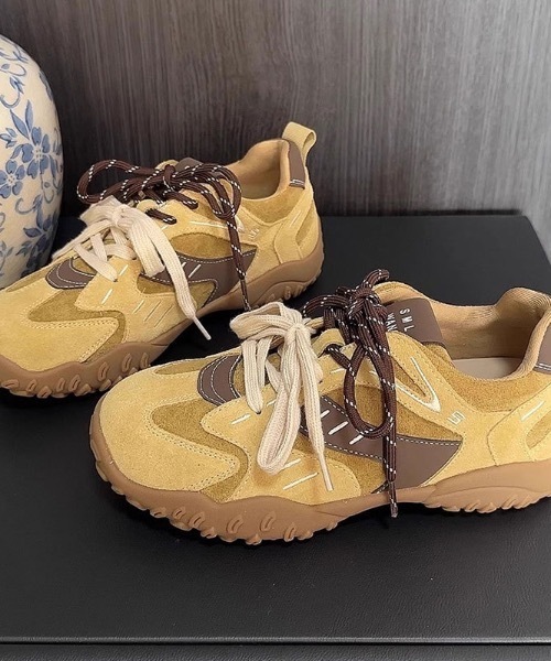 SHEPP（シープ）の「バイカラーシューレース チャンキーソール ダッドスニーカー（スニーカー・レディース・ベージュ/キャメル/ブラウン/イエロー・M/L）」の15枚目の写真