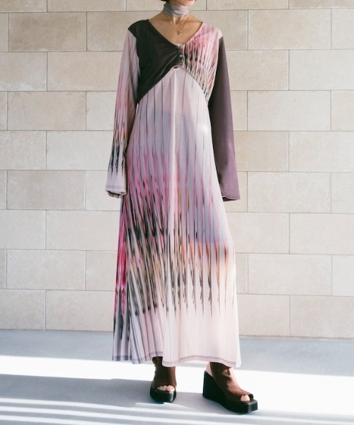 sahara(サハラ)の「Art Line Print 2piece Dress(ワンピース・レディース・ライトブルー/ブラック/ベージュ・FREE)」の1枚目の写真