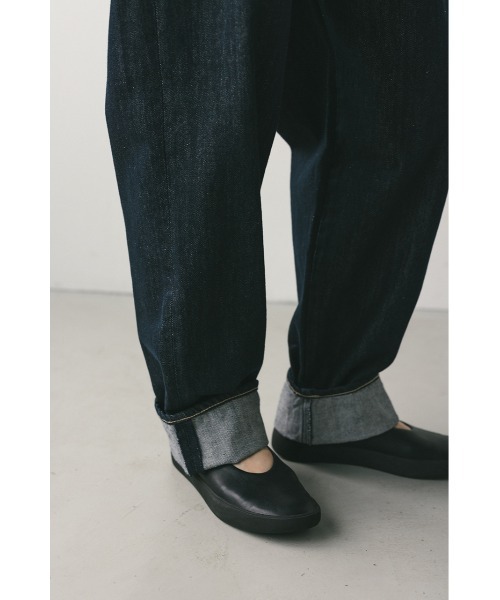 STYLEMIXER(スタイルミキサー)の「ロールアップタックデニム(デニムパンツ・レディース・インディゴブルー/ブラック・SMALL/MEDIUM/LARGE)」の15枚目の写真