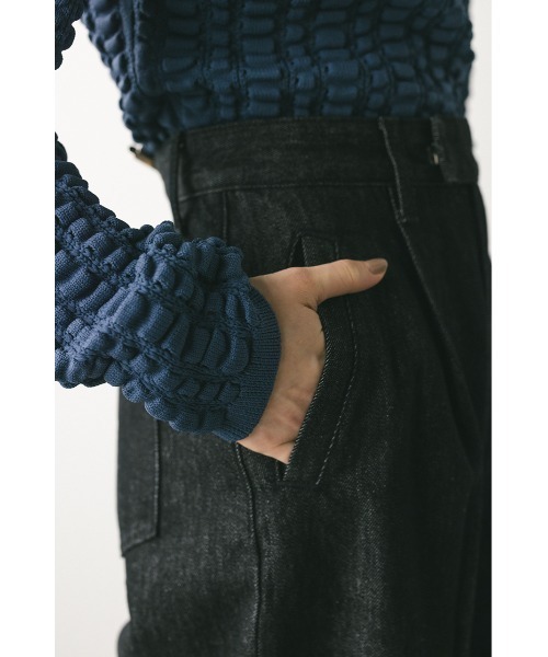 STYLEMIXER(スタイルミキサー)の「ロールアップタックデニム(デニムパンツ・レディース・インディゴブルー/ブラック・SMALL/MEDIUM/LARGE)」の5枚目の写真