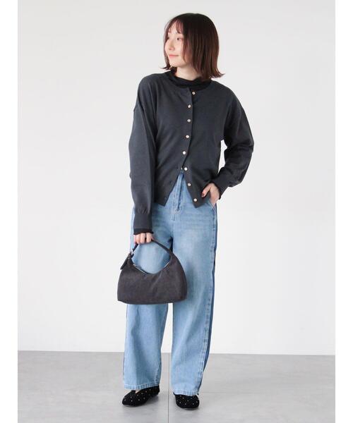 Te chichi TERRASSE（テチチテラス）の「金釦クルーネックカーディガン（カーディガン/ボレロ・レディース・チャコールグレー/イエロー/オフホワイト/ミント・F）」の9枚目の写真