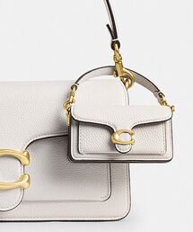 COACH（コーチ）の「スモール アップル バッグ チャーム（キーホルダー
