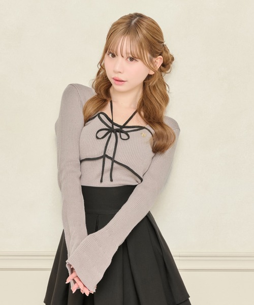 apres jour（アプレジュール）の「フロントリボンデザインニット（ニット/セーター・レディース・グレイッシュベージュ/ブラック/アイボリー・X-LARGE/フリー）」の3枚目の写真