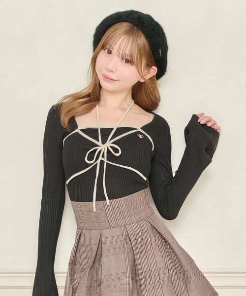 apres jour（アプレジュール）の「フロントリボンデザインニット（ニット/セーター・レディース・グレイッシュベージュ/ブラック/アイボリー・X-LARGE/フリー）」の2枚目の写真