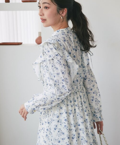 La boutique BonBon（ラブティックボンボン）の「【最強愛されワンピース】小花プリントマーメイドワンピース（ワンピース・レディース・オフホワイト/ライトグレー・FREE/PM）」の8枚目の写真