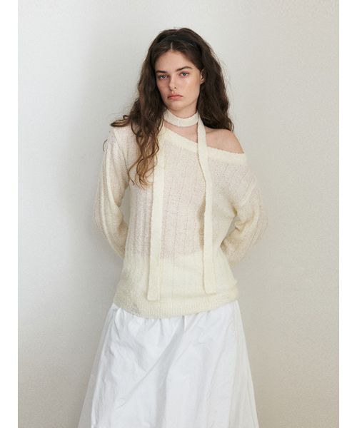 ETMON(エトモン)の「Damaged Boucle Scarf Knit, Cream(ニット/セーター・レディース・その他・FREE)」の4枚目の写真