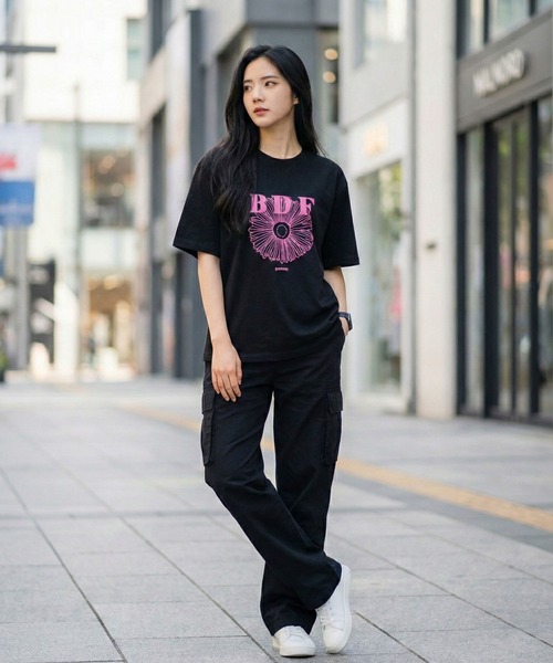 September SEOUL（セプテンバーソウル）の「BDFフラワープリントTシャツ（Tシャツ/カットソー・レディース・ホワイト/ブラック・FREE）」の4枚目の写真